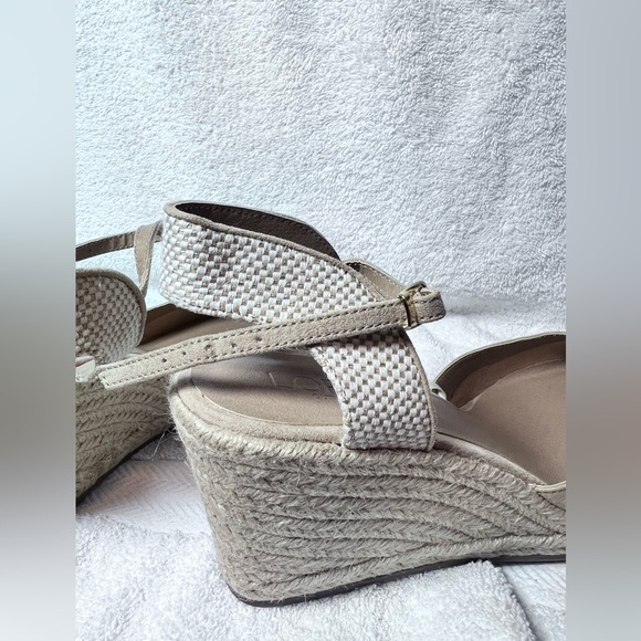 NWOB. Loft Espadrilles , Size 10 , Tan color - Picture 9 of 9